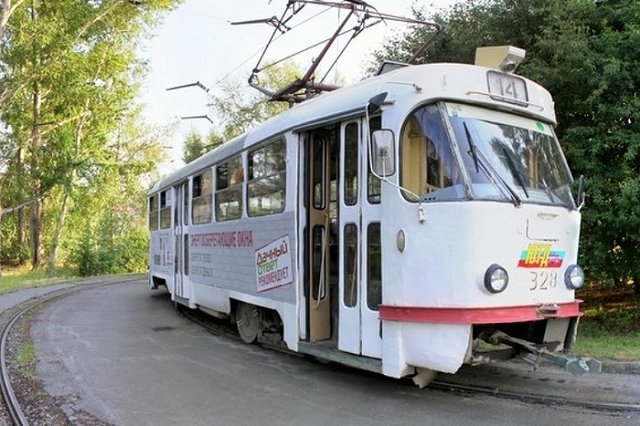 «Никто работать не хочет»: екатеринбурженка полтора часа прождала трамвай в центре города