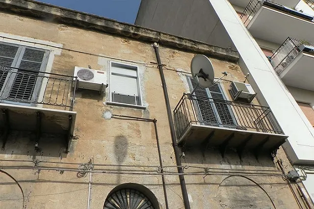 В Екатеринбурге жители просят освободить их дома от гнета УК одиозного бизнесмена