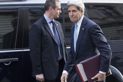 В Лондоне начались переговоры между Керри и Лавровым