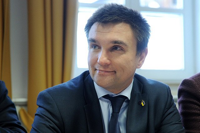 МИД Украины попросил у Запада денег и военной помощи