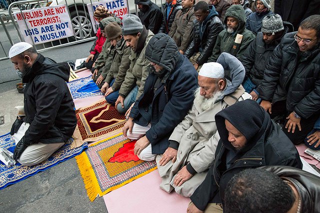 ФСБ задержала таксиста, включавшего пассажирам «проповеди» террористов
