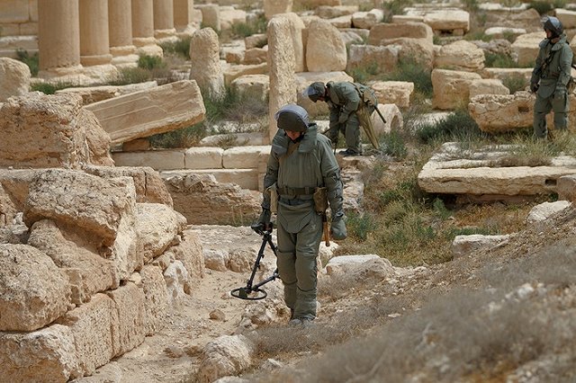 Источник назвал причины переброски двух бригад к западной границе России