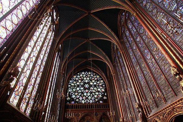 В Музеях Московского Кремля покажут средневековые реликвии Сент-Шапель