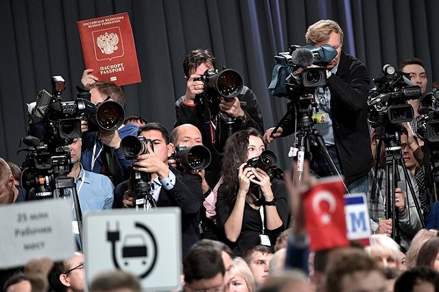 Путин заявил об отсутствии в России остроты в национальном вопросе