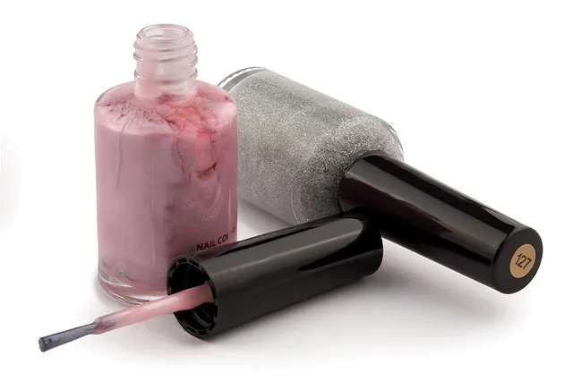 Итальянцы покаялись за расистский лак для ногтей