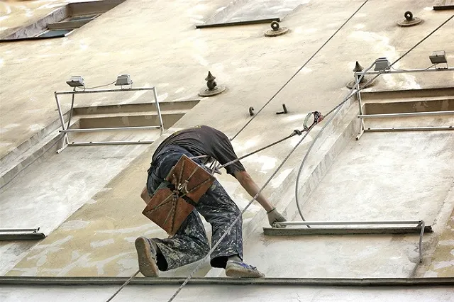 На Урале Фонд капремонта расторг договор с подрядчиком за срыв сроков ремонта