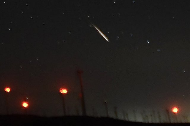 В Архангельской области засняли падающие метеоры из потока Квадратиды