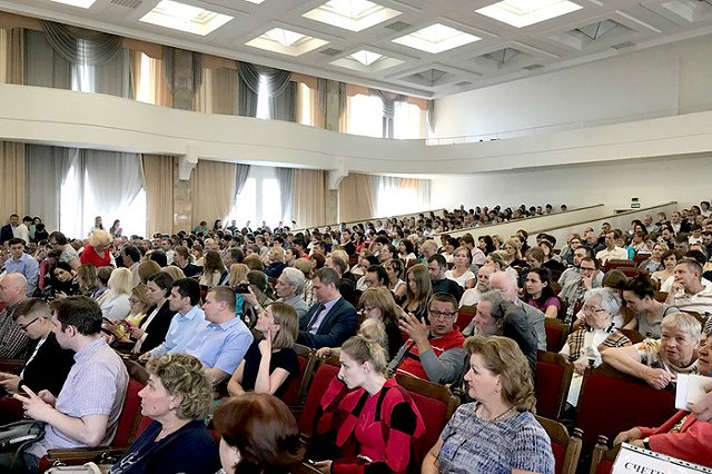 Горожане VS УГМК: чем закончились жаркие споры о строительстве Ледовой арены