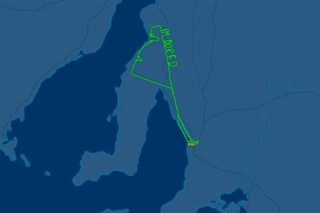 Пилот из Австралии 3 часа выписывал в воздухе пенисы