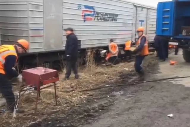 На Урале сошли с рельсов вагоны Pepsi