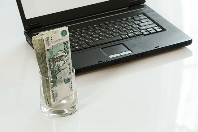 Сына депутата взяли в школу учителем информатики без образования