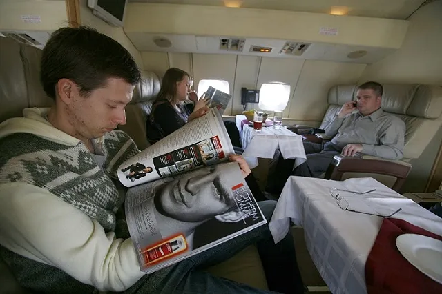 Двух пассажиров бизнес-класса задержали в аэропорту Камчатки за дебош