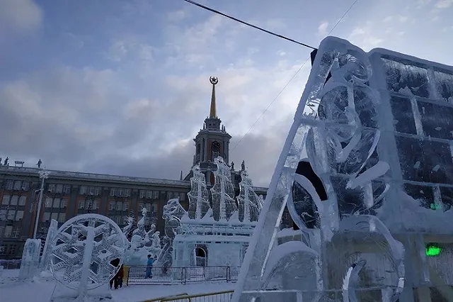 В мэрии Екатеринбурга признали, что автобусы редко ходят из-за нехватки водителей