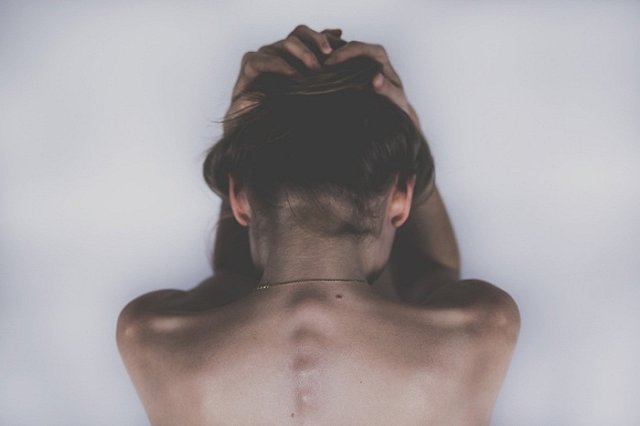 Екатеринбуржца задержали за интимную переписку с 15-летней школьницей