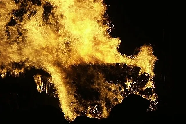 Уралец попытался сжечь жену заживо