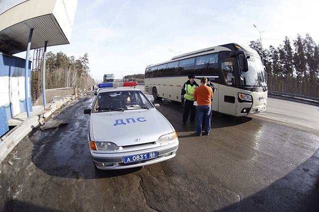 ГИБДД и миграционная служба провели комплексное мероприятие «Маршрутка»