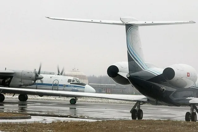 Бунт пассажиров в аэропорту Улан-Удэ сняли на видео