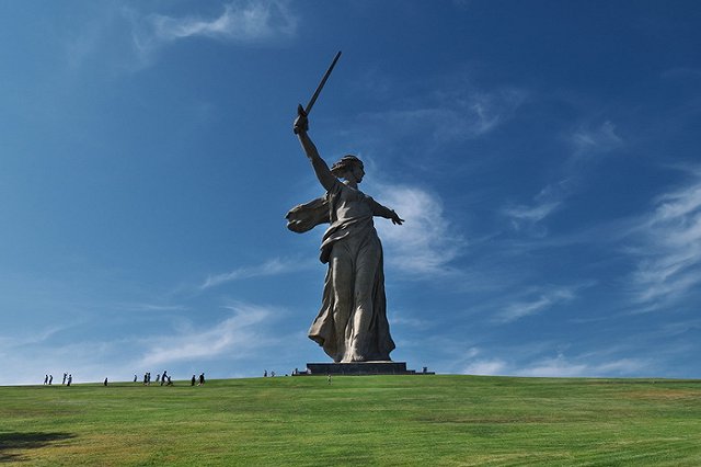 Сотрудницу цирка в Волгограде оштрафовали за фото с актерами в нацистской форме