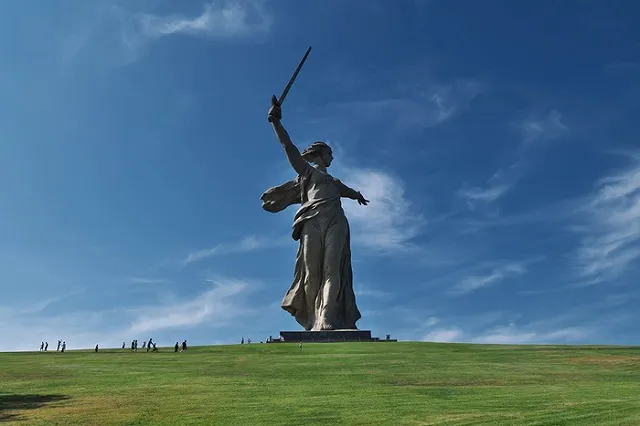 Сотрудницу цирка в Волгограде оштрафовали за фото с актерами в нацистской форме