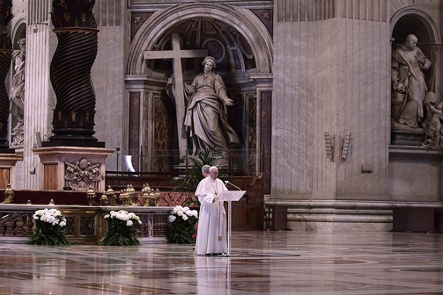 Власти: «Екатеринбургская епархия призвала верующих присоединиться к онлайн-богослужениям»