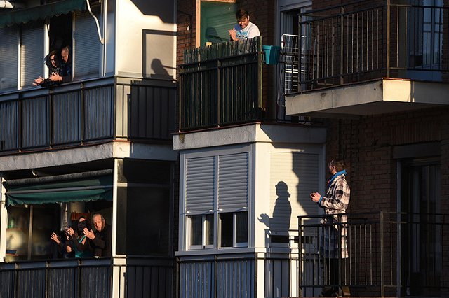 «Изоизоляция» во Франции: Врачи парижского госпиталя воссоздали «Тайную вечерю»