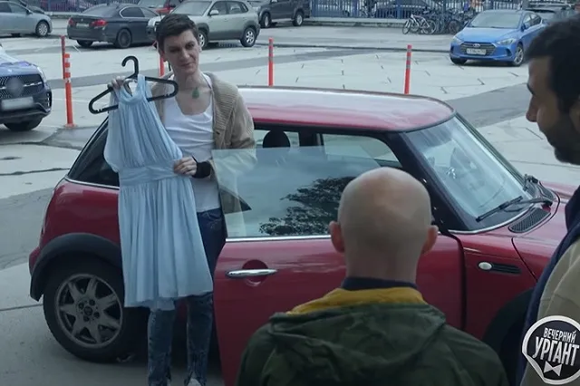 Ургант снял пародию на скандальный ролик про семью геев, забирающих мальчика из детского дома