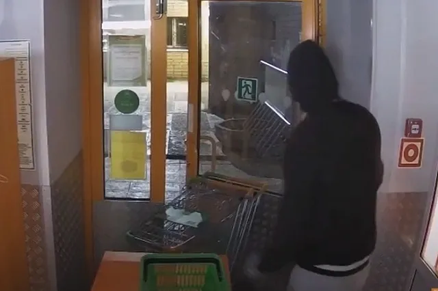 В Екатеринбурге подростковая банда совершила два налёта на супермаркеты за одну ночь