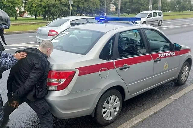 «Батюшка, я пришел вас убить!». Сатанист пытался напасть на священника в храме Петербурга