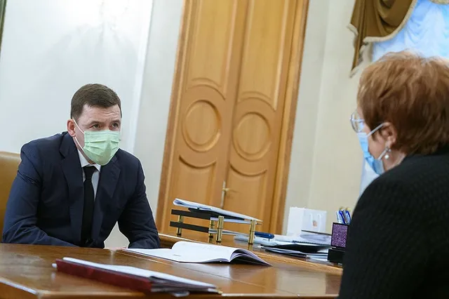 Куйвашев ввел новые ограничения в Свердловской области