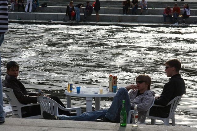 Законопроект о запрете продажи алкоголя лицам до 21 года внесен в Госдуму