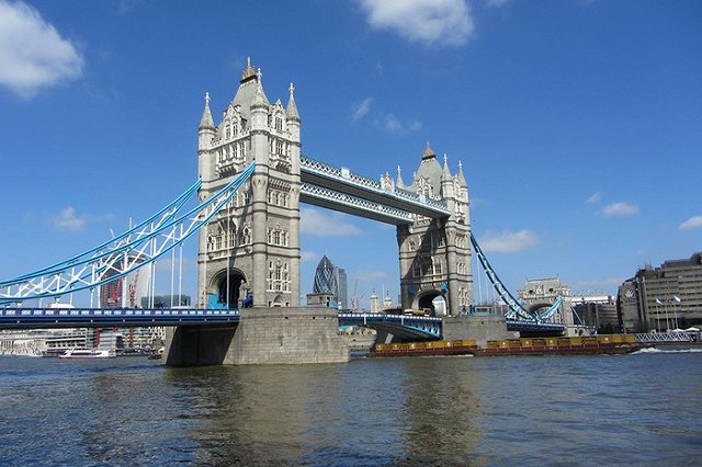 Сталелитейный магнат выпал с восьмого этажа здания в Лондоне