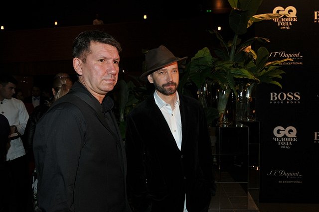 Марат Башаров и Uma2rman прилетели в Екатеринбург на «Матч звезд»