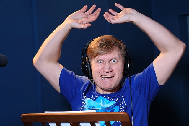 «Страшно, капец!»: звезда «Уральских пельменей» начал подрабатывать электромонтёром — видео