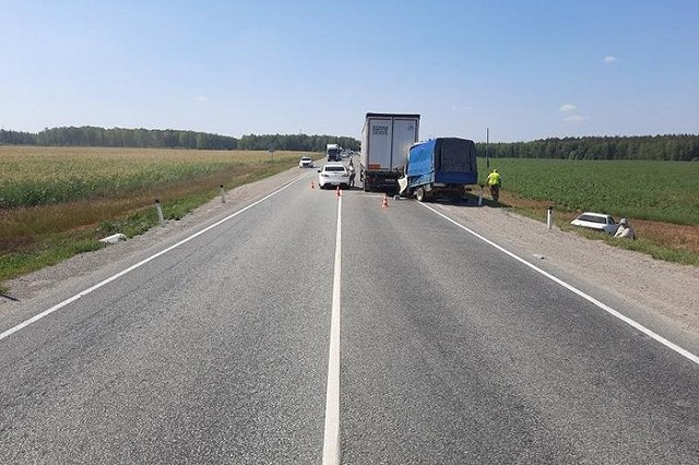 Водитель «Газели» погиб на трассе Екатеринбург — Тюмень