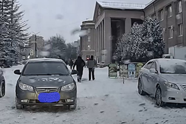 Возле уральского ДК заметили людей с автоматами