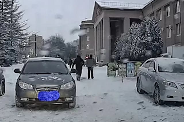 Возле уральского ДК заметили людей с автоматами