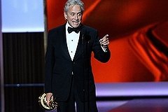 Майкл Дуглас солгал о раке гортани