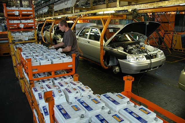 «АвтоВАЗ» ожидает рост российского авторынка не менее 7% в 2017 году