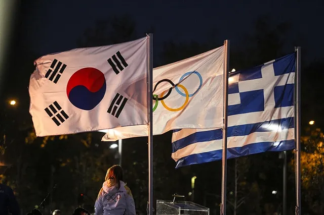 Алишер Усманов попросил главу МОК снять санкции хотя бы с олимпиоников из РФ