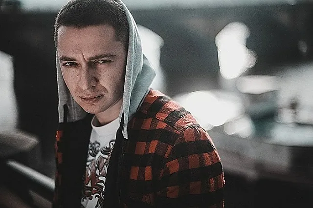 Роскомнадзор заблокировал клип Oxxxymiron по просьбе екатеринбургской активистки