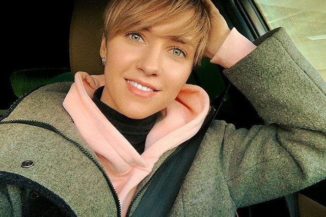 Одна из «Ранеток» призналась, что ее лишил девственности человек «из руководящего состава»