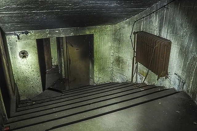 Свердловчанин 14 лет прятал труп в подвале