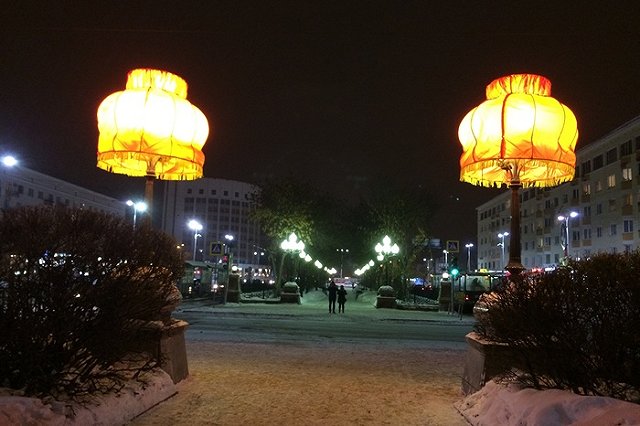 Екатеринбургских чиновников обязали вернуть свет во дворы