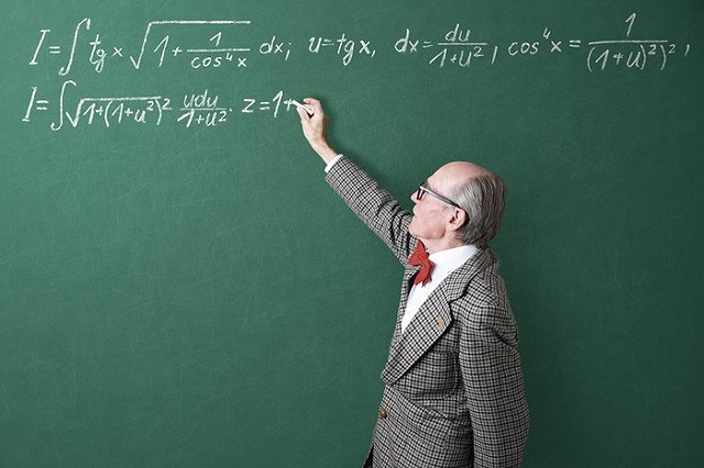 Первые лица Свердловской области поздравят учителей с праздником