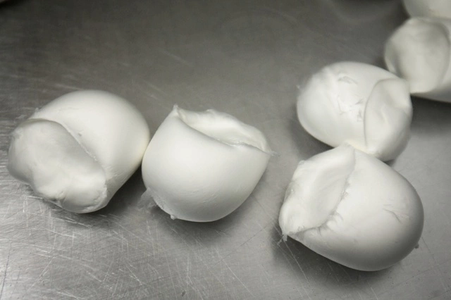 Первый завод по производству сыра хотят построить на Урале