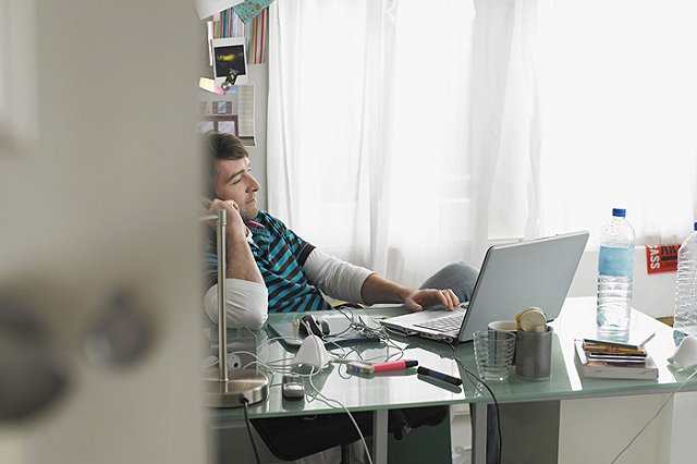 Челябинские коллекторы заблокировали работу больницы, где трудился должник