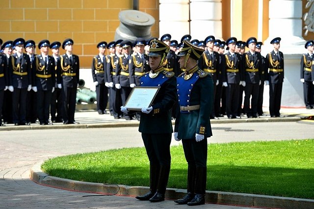 Завтра молодые свердловчане отправятся на службу в Президентский полк