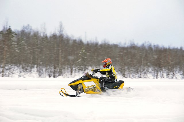 Один из утонувших при катании на снегоходе был жителем Екатеринбурга