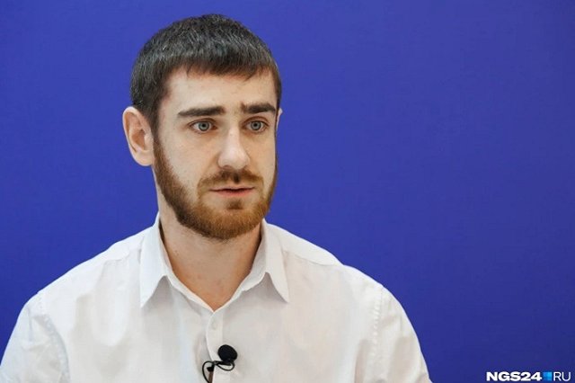 Врач-психиатр спас людей в отделении почты в Красноярске от мужчины с автоматом