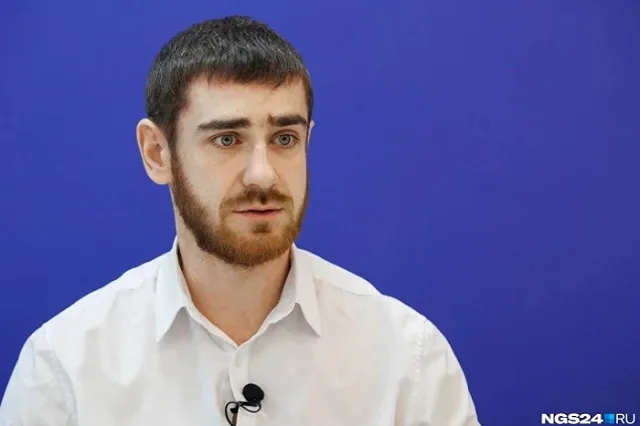 Врач-психиатр спас людей в отделении почты в Красноярске от мужчины с автоматом